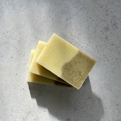 JABÓN NATURAL DE YERBA MATE Y LEMONGRASS - comprar online