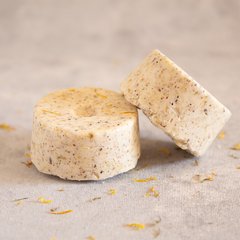Shampoo sólido de avena y caléndula para cabellos secos y sensibles.