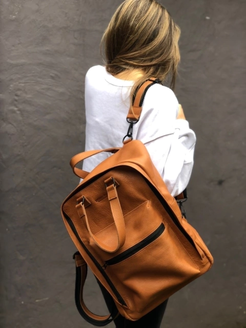 Iron Leather Backpack Caramelo