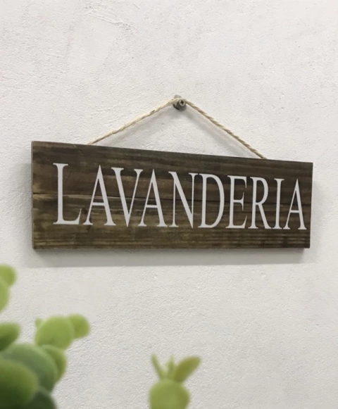 Placa Decorativa Lavanderia Madeira C Cordinha - comprar online