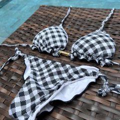 Xadrez Preto- laço fino na internet