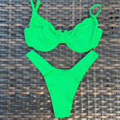 Verde Amazonia- Asa delta e top estruturado meia taça