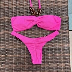 Conjunto Noronha Pink - Top tomara que caia com corrente e Calcinha inteira na internet