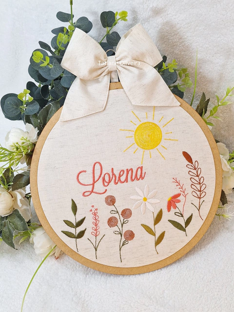 Enfeite maternidade bastidor bordado - Jardim com Sol