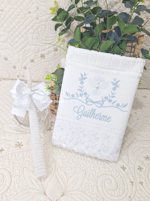 Toalha De Batizado Bordada E Vela Decorada Batizado