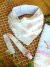 Kit 3 peças: Babador bandana, fralda boca bordada, prendedor de chupeta - comprar online