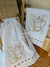 Kit com bate mão e pano de prato bordado - comprar online