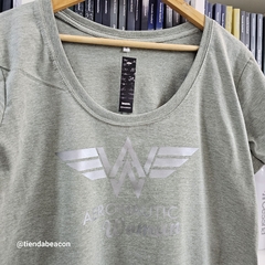 remera mujer cuello amplio Aeronautic Woman - TiendaBeacon