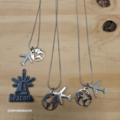 mundo y avion de acero