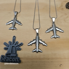 cadena con avion
