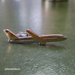 Trabacorbatas avion en internet