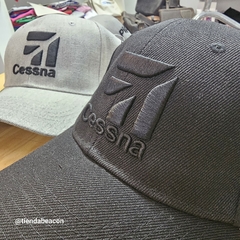 Gorra PREMIUM con relieve