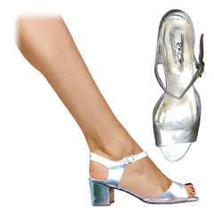 Sandalias de 5 cm de Taco de 1 Tira Ancha en Plata Talle 44