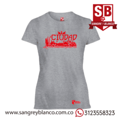Camiseta Mujer-La Ciudad en internet