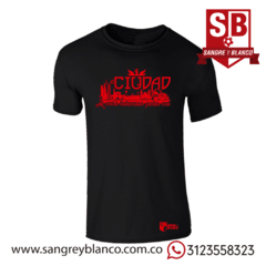 Camiseta Hombre - La Ciudad - Sangre y Blanco