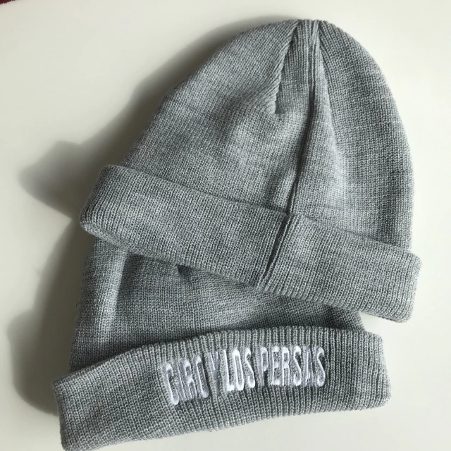 Gorro clyp de color gris — imagen 2