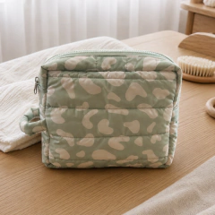 Imagen de Neceser Manchitas Print Rosa Puffer