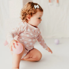 Conjunto UV Remera Margaritas + bombacha de Baño