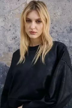 BUZO CASSIE ST.MARIE en internet