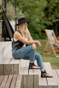 Sandalia Pipa Black - ENTREGA INMEDIATA - Betiana Bertolino