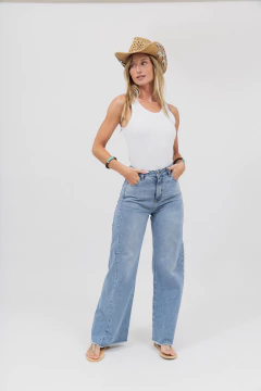 Musculosa Basica Blanca - Betiana Bertolino