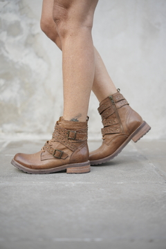 Borcego Bagdad Brown - Betiana Bertolino