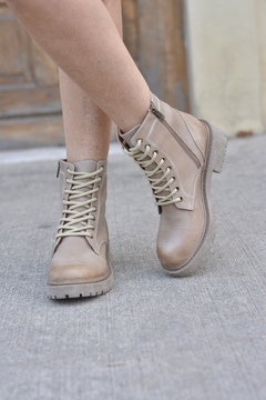 Imagen de Borcego Boston Vison