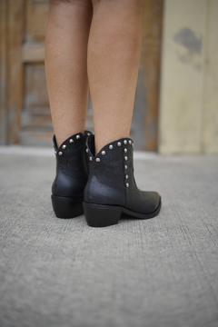 Texana Jakarta Black - Betiana Bertolino