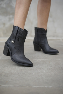 Bota Kabul Black