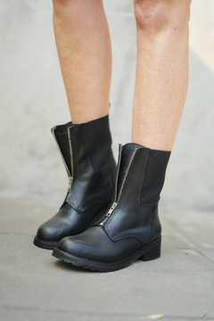 Borcego London Black - ENTREGA INMEDIATA - Betiana Bertolino