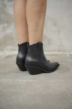 Bota Petra Black - ENTREGA INMEDIATA