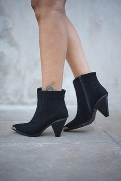 Bota Shangai Black en internet