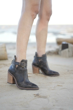 Bota Taos Black Crush - comprar online