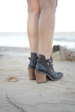 Bota Taos Black Crush en internet