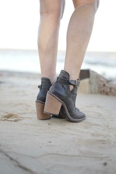 Bota Taos Black Crush en internet