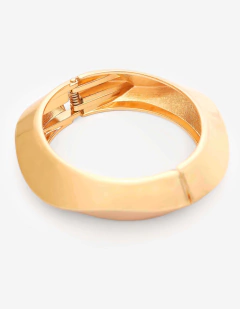 Brazalete Tipo Curva Dorado.