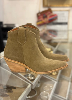 Bota Petra Gamuza Oliva - ENTREGA INMEDIATA - comprar online