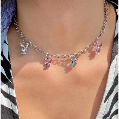 Choker Playboy na internet