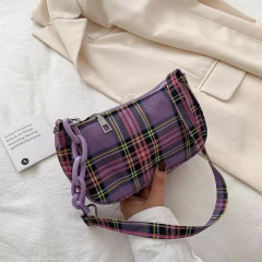 Bolsa baguete xadrez purple