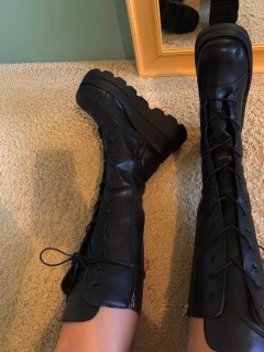 Bota cano longo chunky na internet