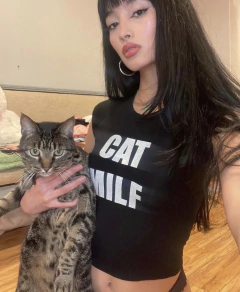 Baby tee cat milf - comprar online