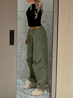Calça parachute bbs na internet