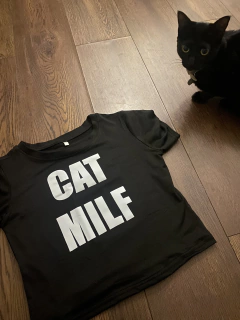Baby tee cat milf na internet