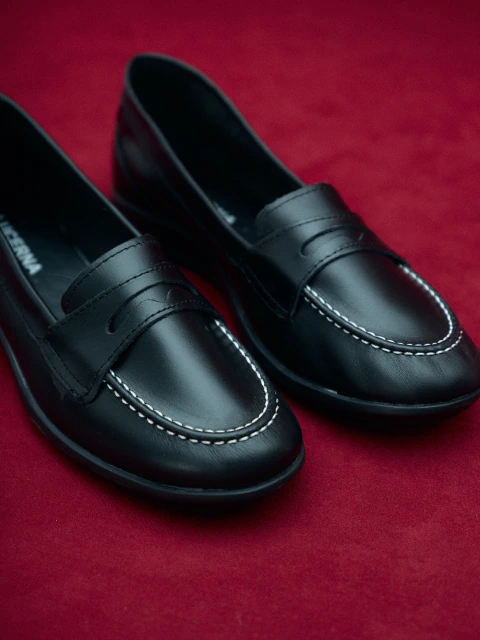 Mocasín Cuero Negro DELFI - comprar online