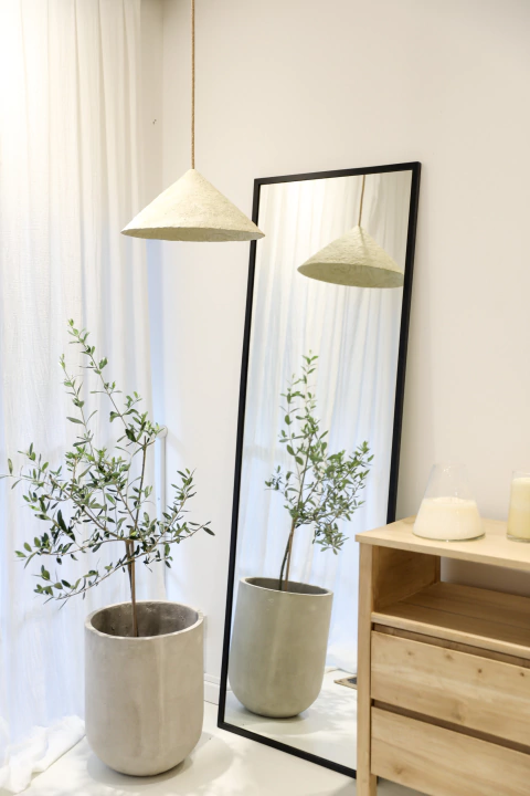 Espejo con marco de hierro