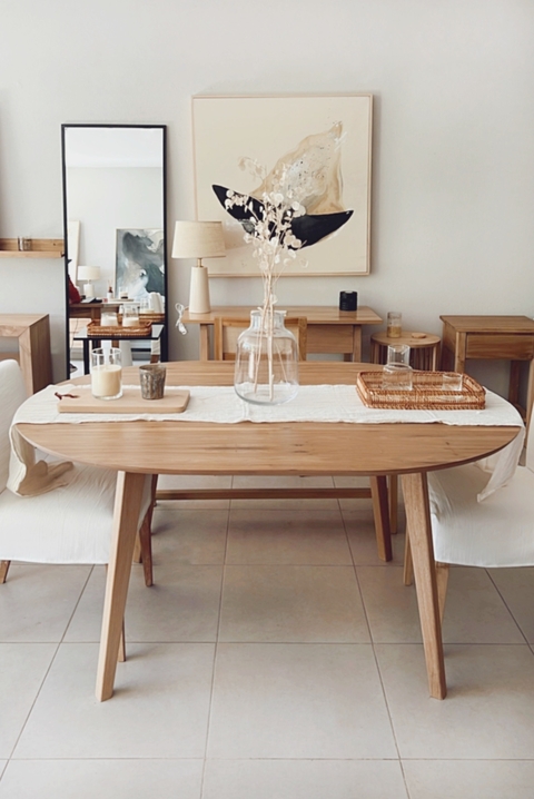 Mesa de comedor ovalada