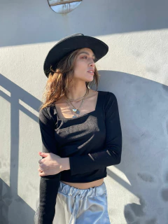 remera alba black en internet