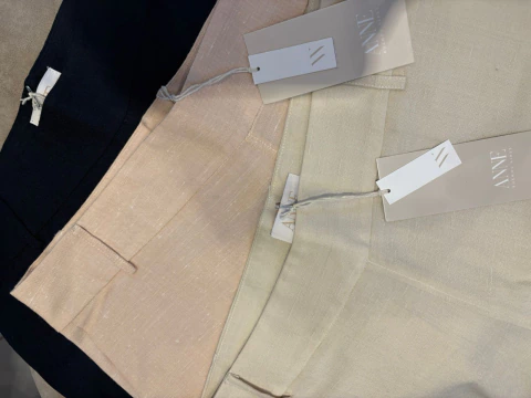 SHORT JAZMIN MARINO - 100% LINO - comprar online