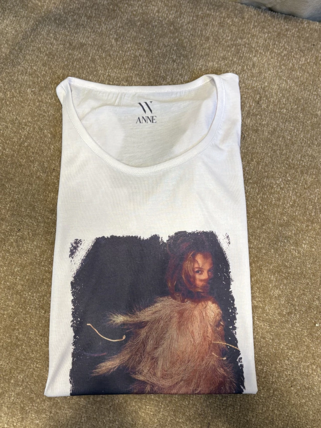 REMERA Midnight Plumage - comprar online