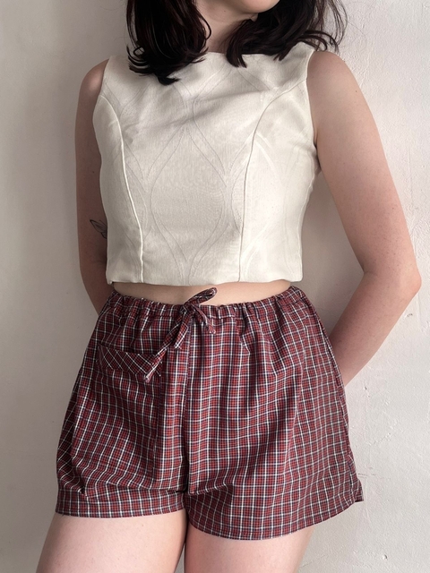 shorts de algodão com fio ajustável na cintura